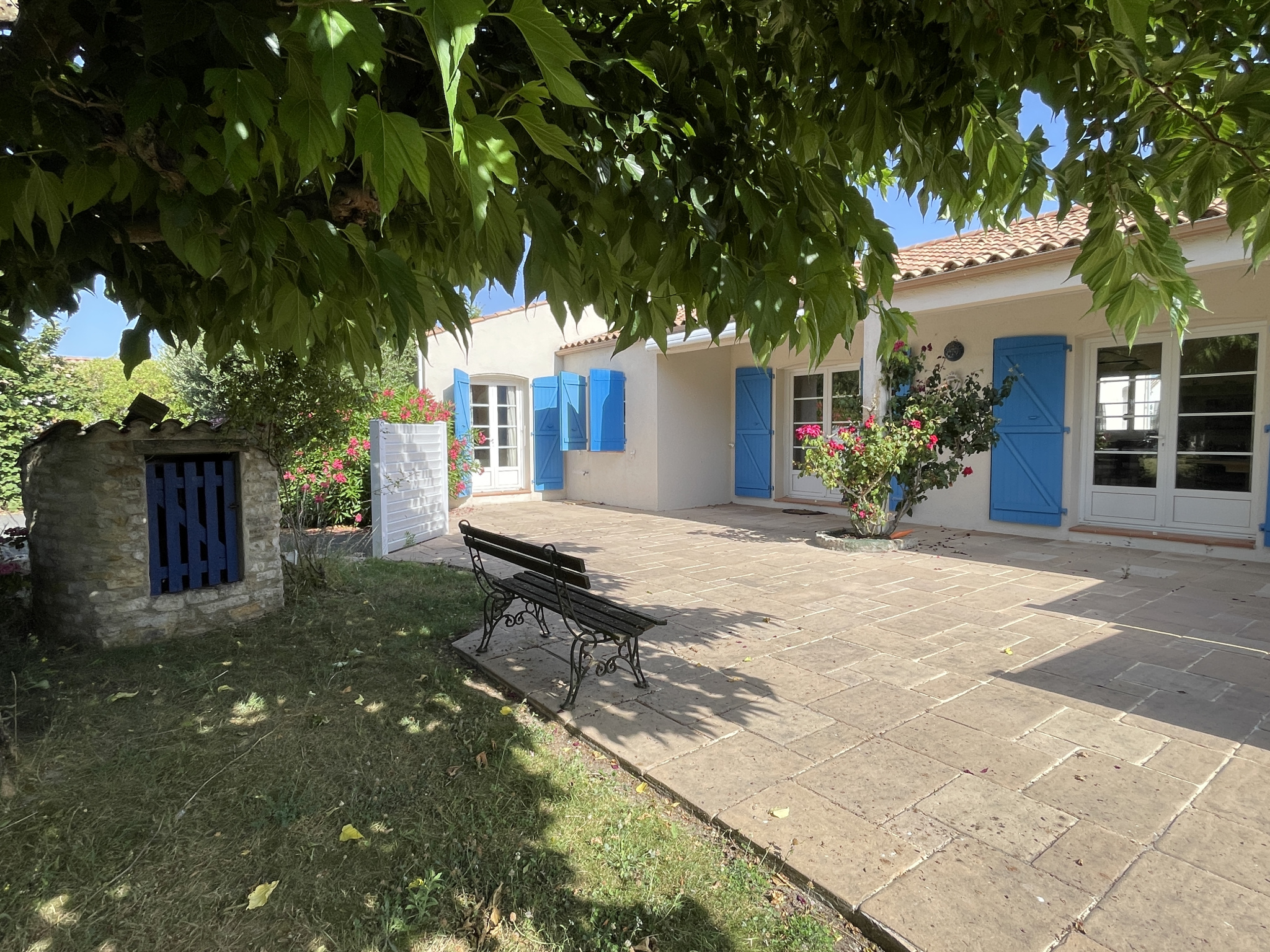 Maisons et grand terrain proche plage