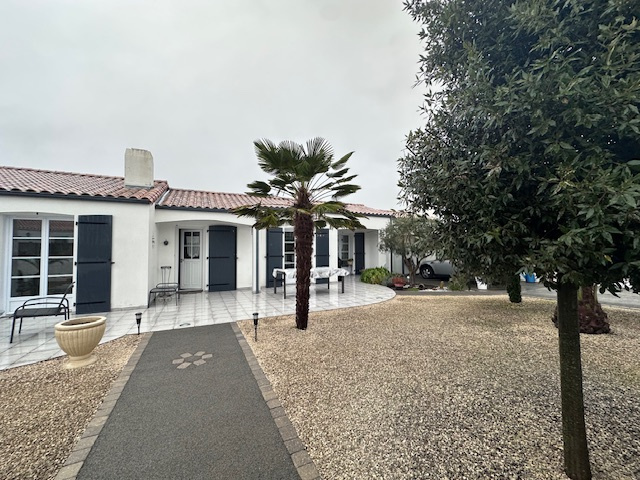 À La Tranche-Sur-Mer, maison de 95m2 en vente avec terrasse